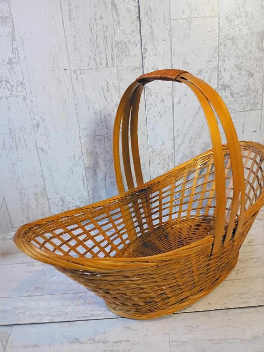 VTG 70s Rustic cottagecore wicker Rattan picnic storage Basket In Warm Haney Bro